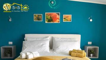 Deluxe Suite, Sea View | Desk, blackout curtains, soundproofing, free WiFi