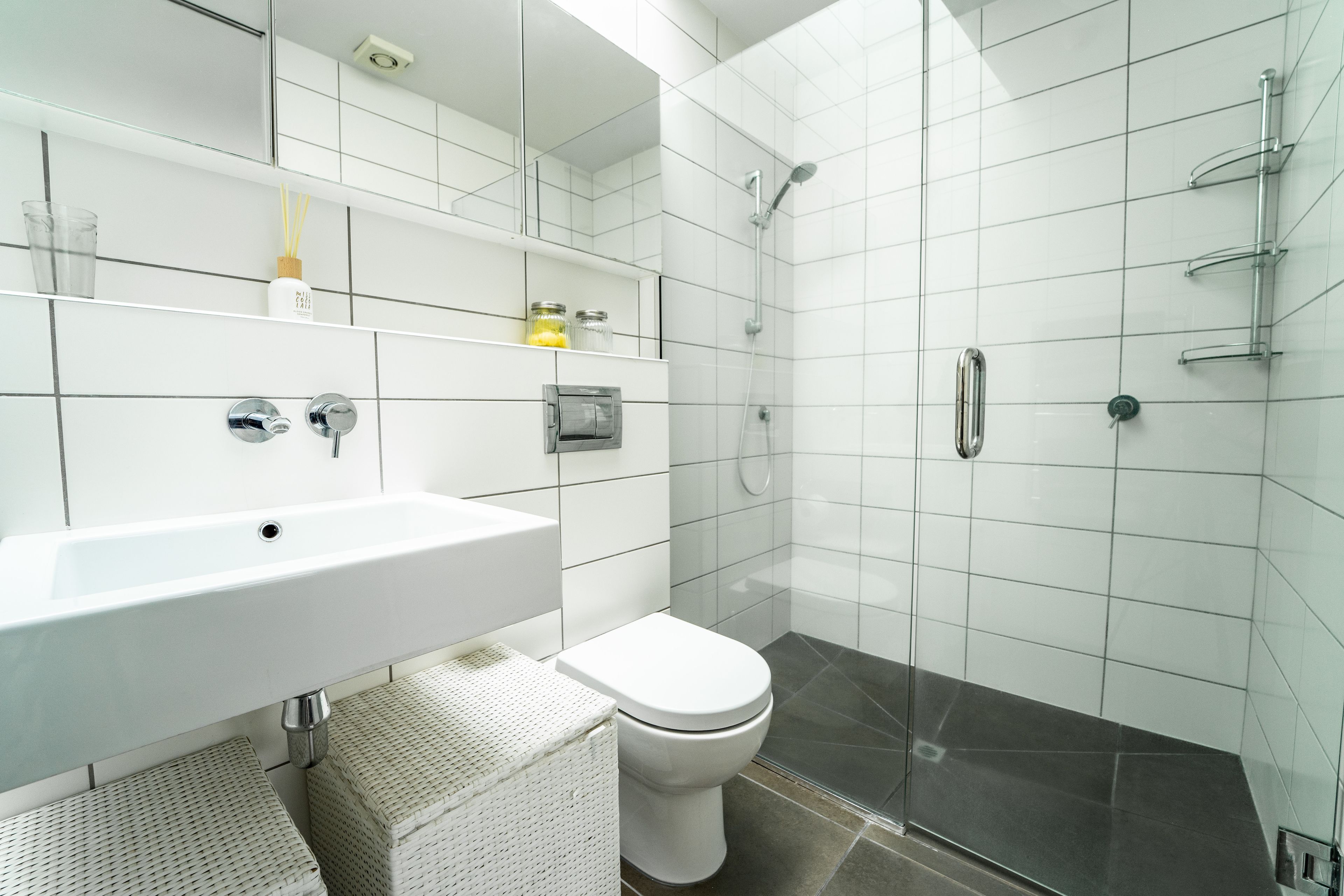 Studio Style Apartment With Balcony  | Bathroom | Shower, free toiletries, hair dryer, towels