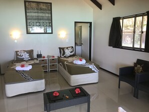 Villa, vistas a la laguna, junto a la playa | 1 dormitorio, caja fuerte, decoración individual y mobiliario individual