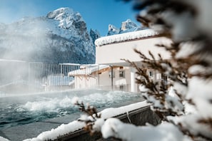 Outdoor spa tub - Hotel Gran Ciasa (Corvara in Badia)