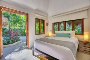 Villa Moonstar Up to 10 Guests | Peti besi dalam bilik, dihias secara berasingan