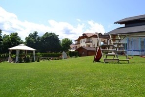 Área de juegos infantiles al aire libre