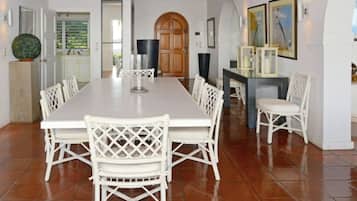 Stovetop, dishwasher, cookware/dishes/utensils