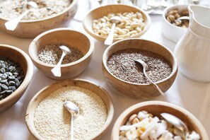 Free daily buffet breakfast - Bemelmans Post Hotel (Renon)