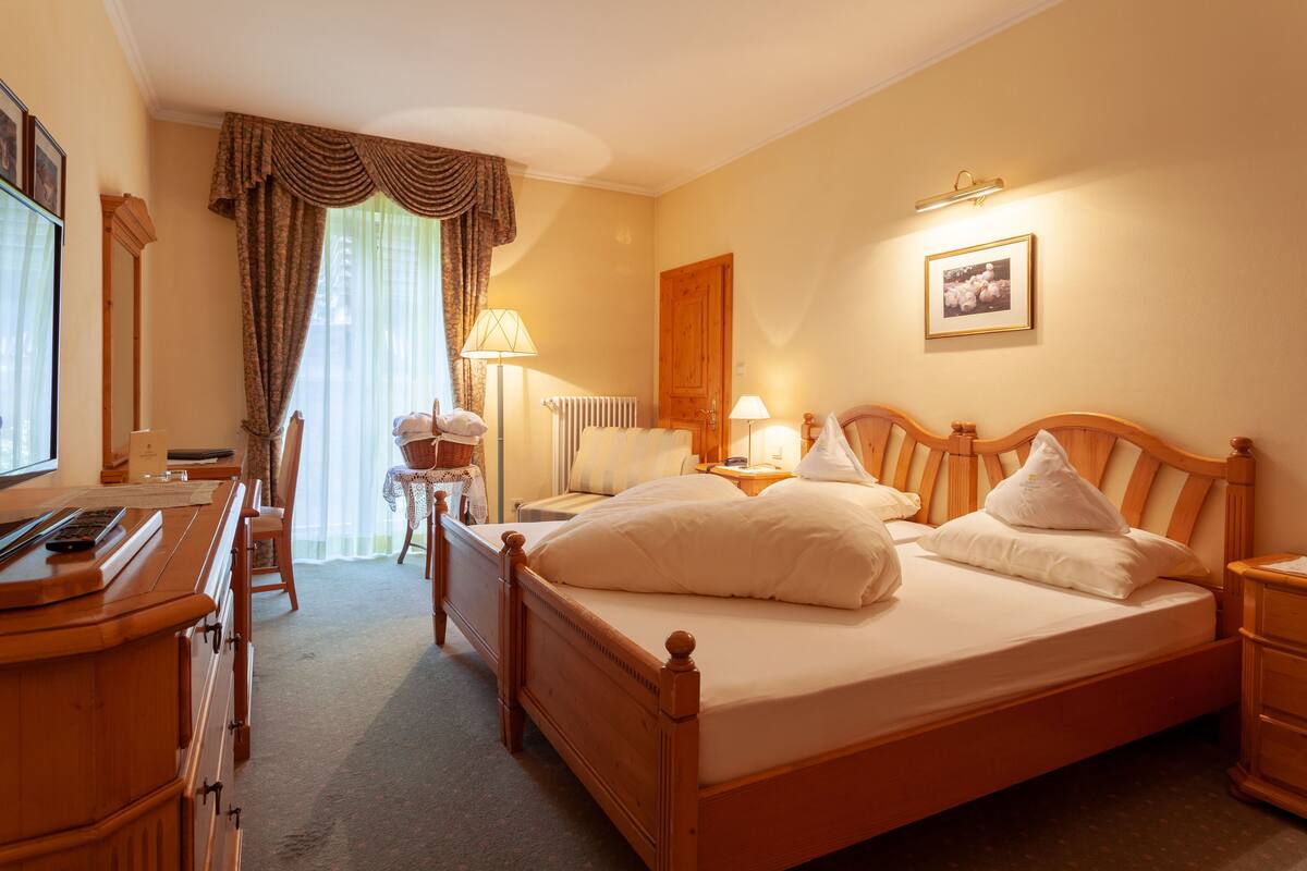 Basic Room, Courtyard View | In-room safe, blackout drapes, WiFi (free)