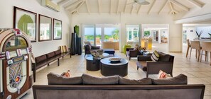 TV, DVD player - Villa Encore (Les Terres Basses)