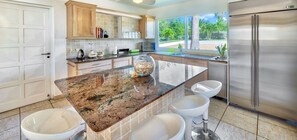 Stovetop, dishwasher, cookware/dishes/utensils