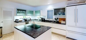 Stovetop, dishwasher, cookware/dishes/utensils