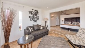 TV, DVD player - Villa Le Mas des Sables (Nettle Bay)