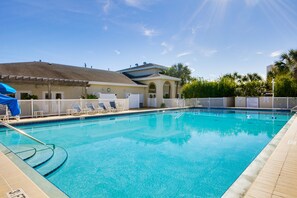 Outdoor pool, a heated pool - Spacious Destin Condo with Beautiful Ocean Views, Free Seasonal Beach Setup (Destin)