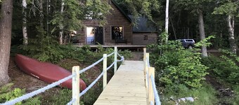 Cranberry Lake Log Home, Fall Colors!, 30 min til Pictured Rocks!