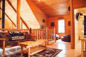 Smart TV, fireplace, DVD player, music library - Private paddling, Deck, Dock, Fishing,fire pit, wood Fire place! Kayaks & boats! (Wetmore)