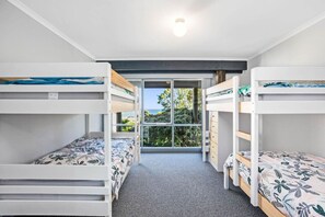 4 bedrooms - Carrick View - 29 Solitude Dr, Carrickalinga (Carrickalinga)