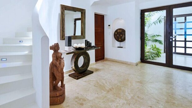 Unclassified image, 1 of 26, button - Villa Mumbai (Lowlands)
