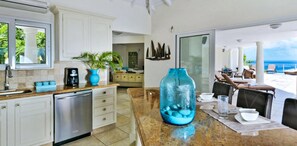 Herdplatte, Geschirrspüler, Kochgeschirr/Geschirr/Besteck