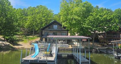 COMPLETELY REMODLED!! Gorgeous 5 BR/5.5 BA in NO WAKE cove, Dock w/12'x30' slip