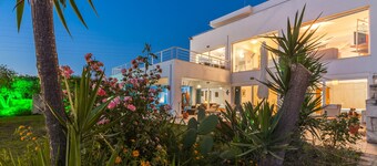 Private "White Blue Spa Pool Villa di lusso" con sauna e palestra!