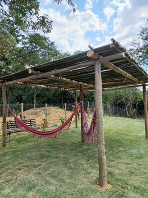 Children's play area - outdoor - Pousada Casa do Bosque (Itatiaia)