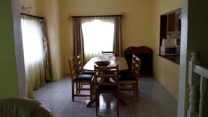 Dining - Home in Nanyuki leafy suburbs (Nanyuki)