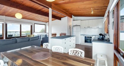 17 Dulling Street - Beach House