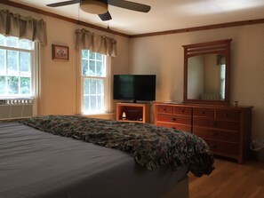 5 bedrooms, iron/ironing board, free WiFi, bed sheets