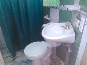 Shower, free toiletries, towels