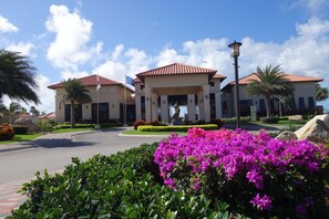 المنشأة من الخارج