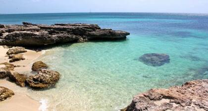 Spacious Gold Coast Townhouse in lush community close to beaches