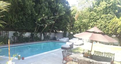 Bev.Hills Guest House/Rodeo Dr/Cedars/Pool!☀️ UCLA