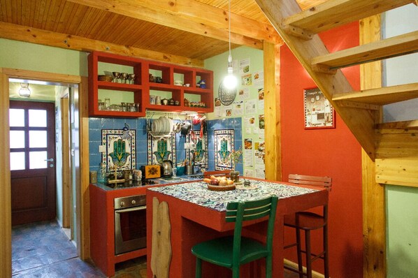 Dining - AROUND THE WORLD HOUSE. Unique, cosy, 2-level, pet friendly apartment at Dorcol (Stari Grad)
