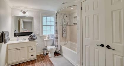 Guest unit of Magnolia Manor: The Tiny Getaway