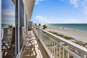 Property grounds - Mainsail Beach Inn 3 Bedroom Beach Front Unit (Holmes Beach)