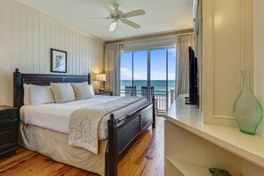3 bedrooms, iron/ironing board, internet, bed sheets - Mainsail Beach Inn 3 Bedroom Beach Front Unit (Holmes Beach)