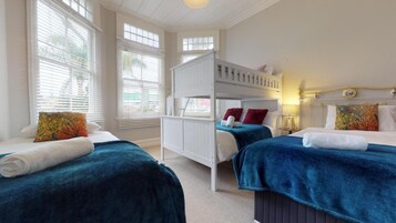 1 bedroom, hypo-allergenic bedding, down comforters, Select Comfort beds