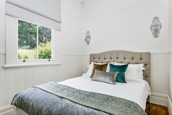 1 chambre, fer et planche à repasser, accès au Wi-Fi (inclus)