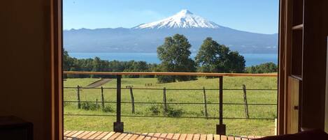 Deluxe tweepersoonskamer, hot tub, uitzicht op meer | Kameruitzicht