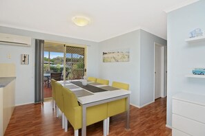 Dining - Summer Salt - 82 Padman Cres, Middleton (Middleton)
