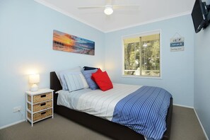 3 bedrooms, iron/ironing board, WiFi