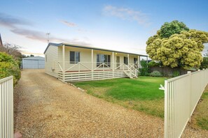 Exterior - Summer Salt - 82 Padman Cres, Middleton (Middleton)