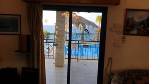 Interior - Front beach 3 bedrooms VIlla, huge heated swimming pool 15X5X10 meters L shape (Pomos)