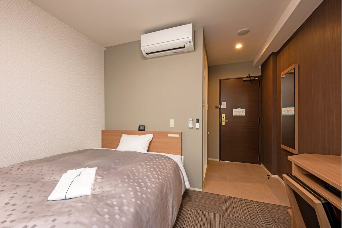 Standard Single Room | Desk, blackout curtains, free WiFi, bed sheets