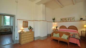 2 Schlafzimmer, Zimmersafe, BĂŒgeleisen/BĂŒgelbrett, Reisekinderbett