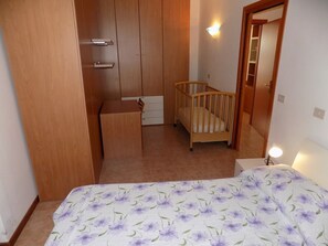 2 makuuhuonetta, vuodevaatteet