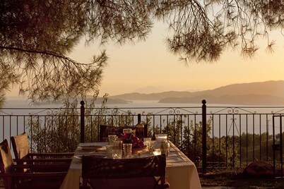Villa with stunning view out to the sea accross the viladge of Glossa