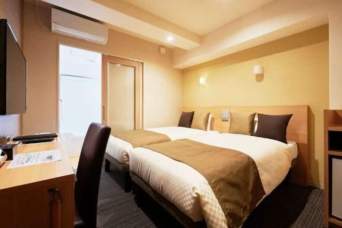1 bedroom, desk, soundproofing, free WiFi