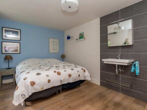 2 bedrooms