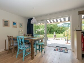 Dining - Enjoy all seasons in the Zoet and Zout beach house<br><br>Situated in a unique location, close to both Ren (Renesse)