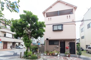 ด้านหน้าที่พัก