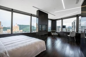 Premium bedding, down comforters, minibar, in-room safe - Shenzhen O Hotel (Shenzhen)