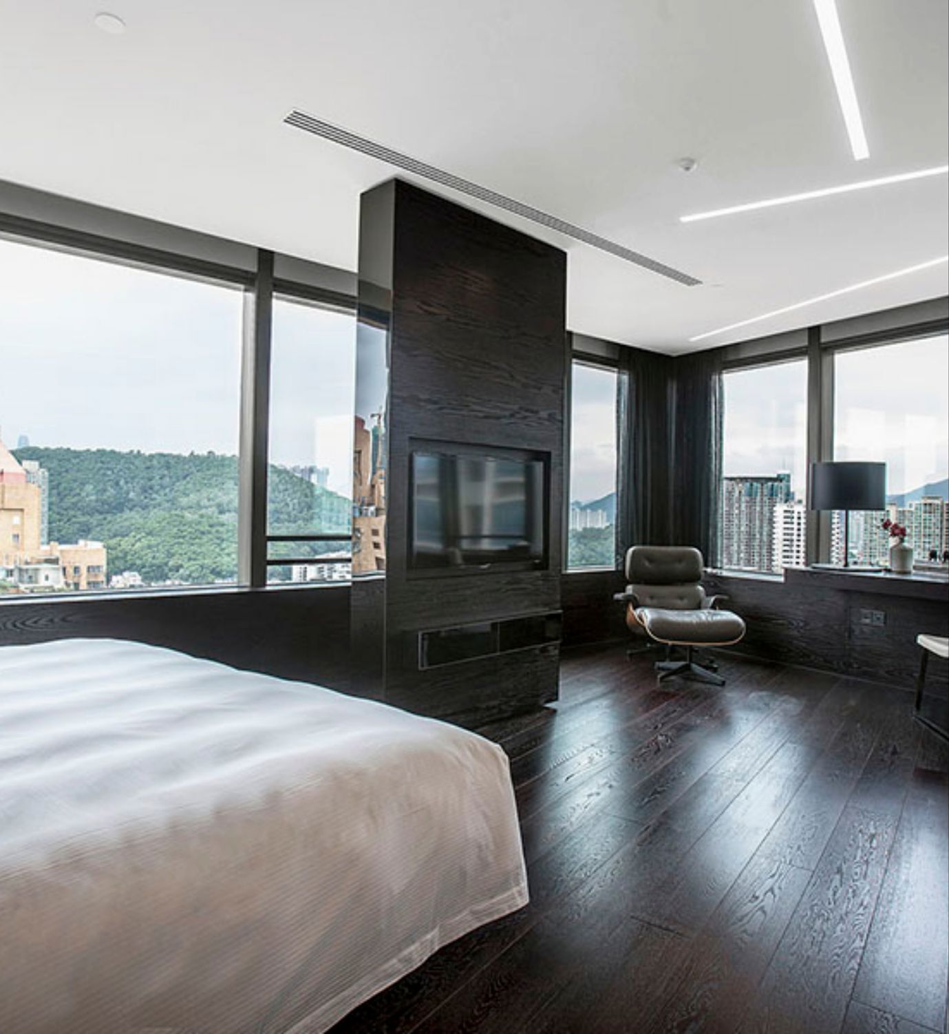 Minibar, in-room safe, individually decorated, individually furnished